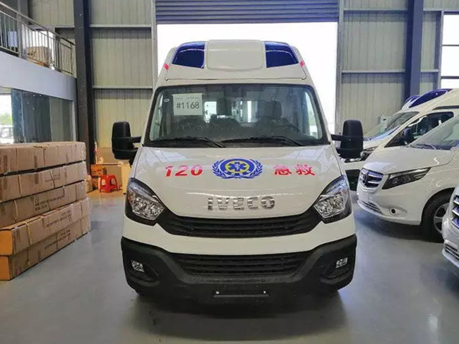 帶負(fù)壓的依維柯救護(hù)車新工藝制作外觀時(shí)尚美觀，功能實(shí)用